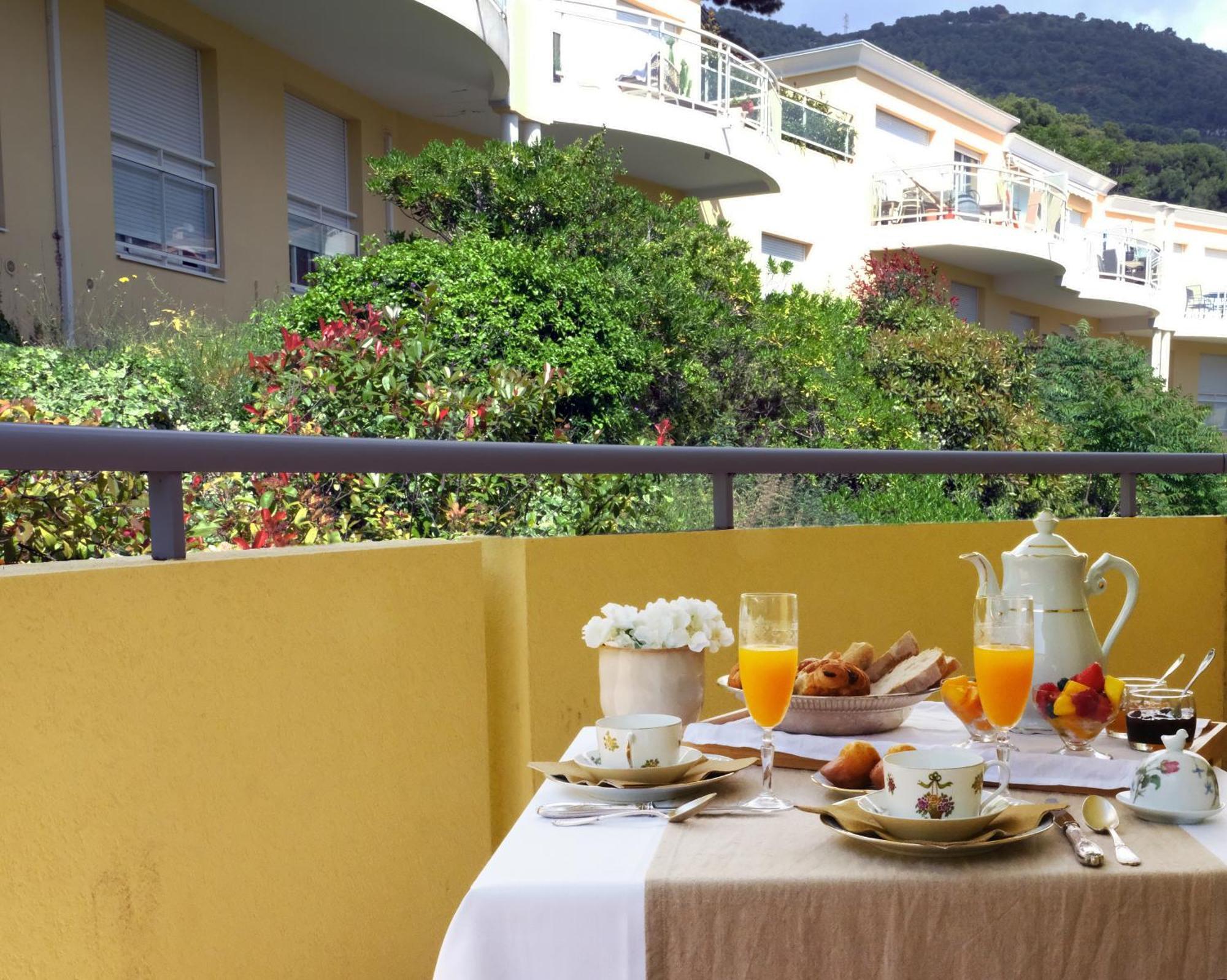 לינה וארוחת בוקר בוסוליי Grace & Breakfast מראה חיצוני תמונה
